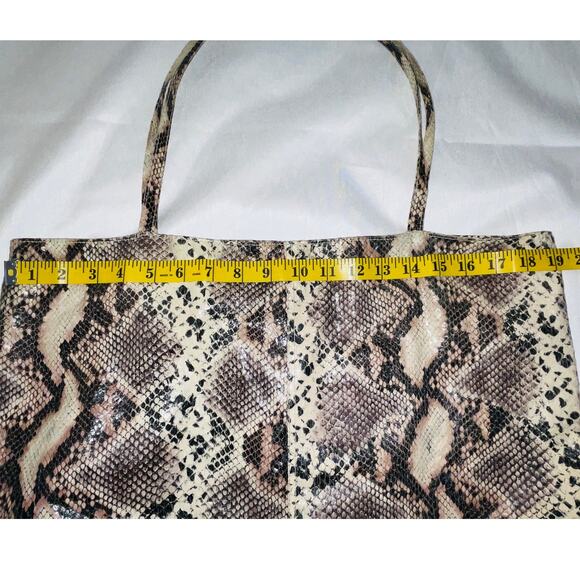 Saks Fifth Avenue‎ Snake Print Tote Bag - 19" Wide & 17" Deep - Picture 8 of 9